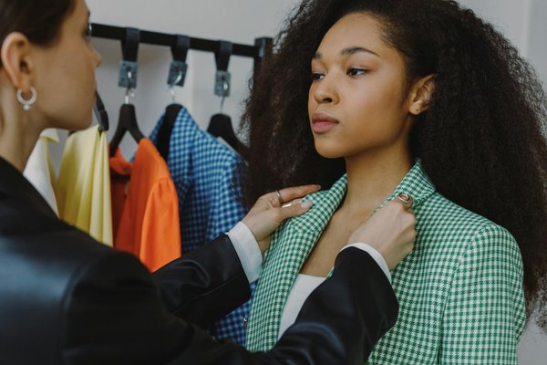 Le turban femme : élégance et style au quotidien