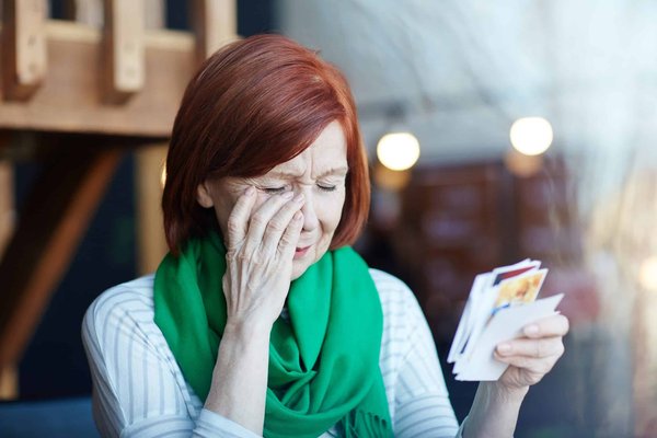 Comment réaliser un maquillage inspiré des icônes de la mode des années 60 ?